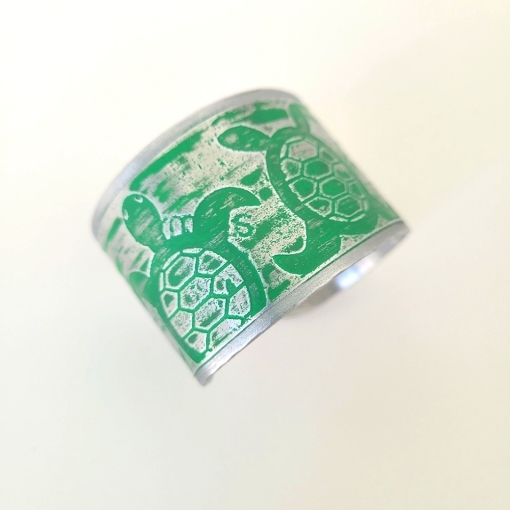 Cuff Bracelet 1 1/2W Aluminum Green Turtle 🐢